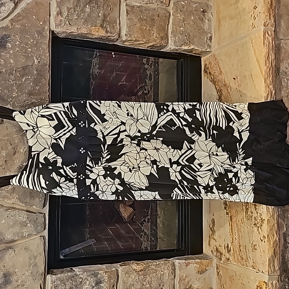 GUC New Directions Black Dress. Size 18